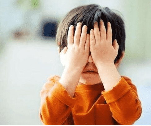 2022异性父母觉得在孩子面前换衣服没什么，可是对孩子的不好影响太大